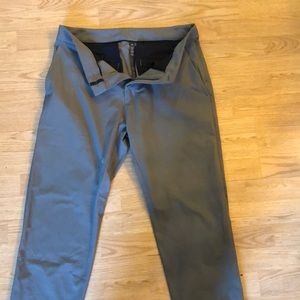 Lululemon pants worned once.  32x30